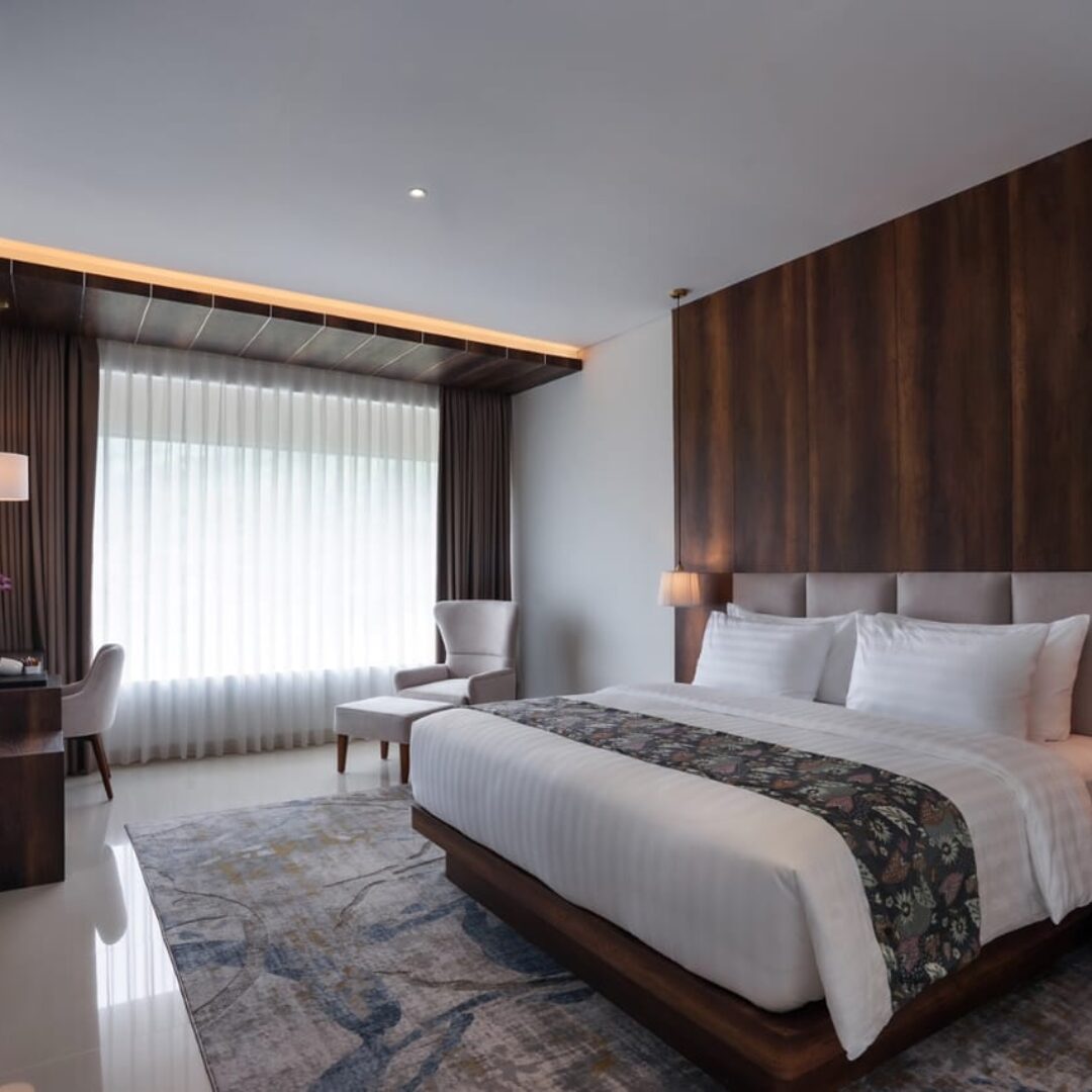 ROOM 1 ROOM 1