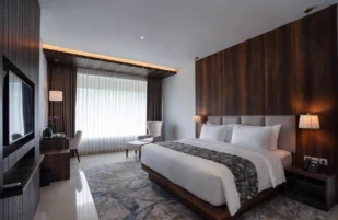 ROOM 1
